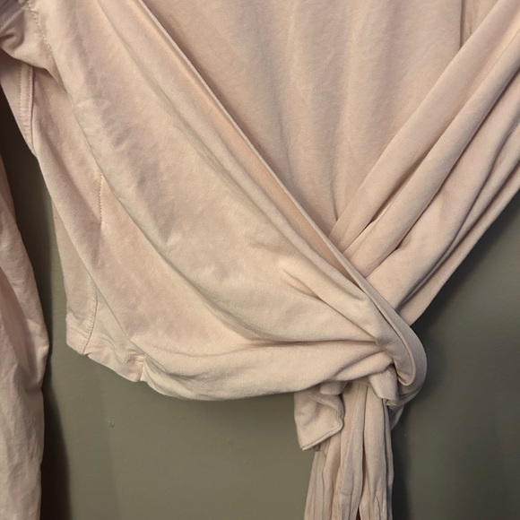 Lululemon shirt - lt. pink “Gather and Grow” long sleeve wrap style yoga active - Picture 4 of 9